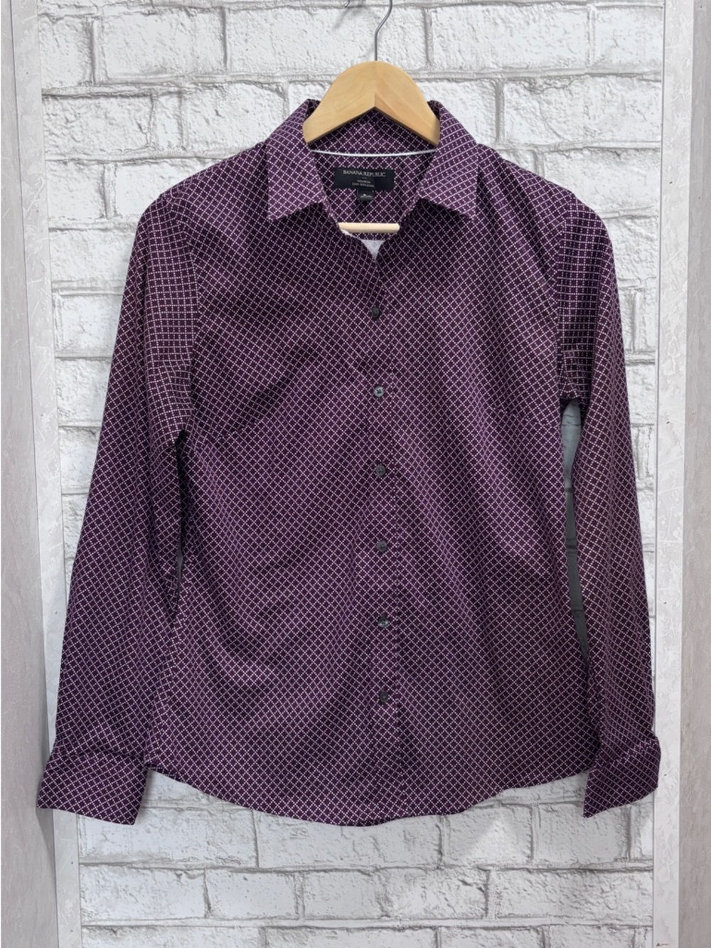 Banana Republic Women’s Purple Geometric Button-Up Shirt